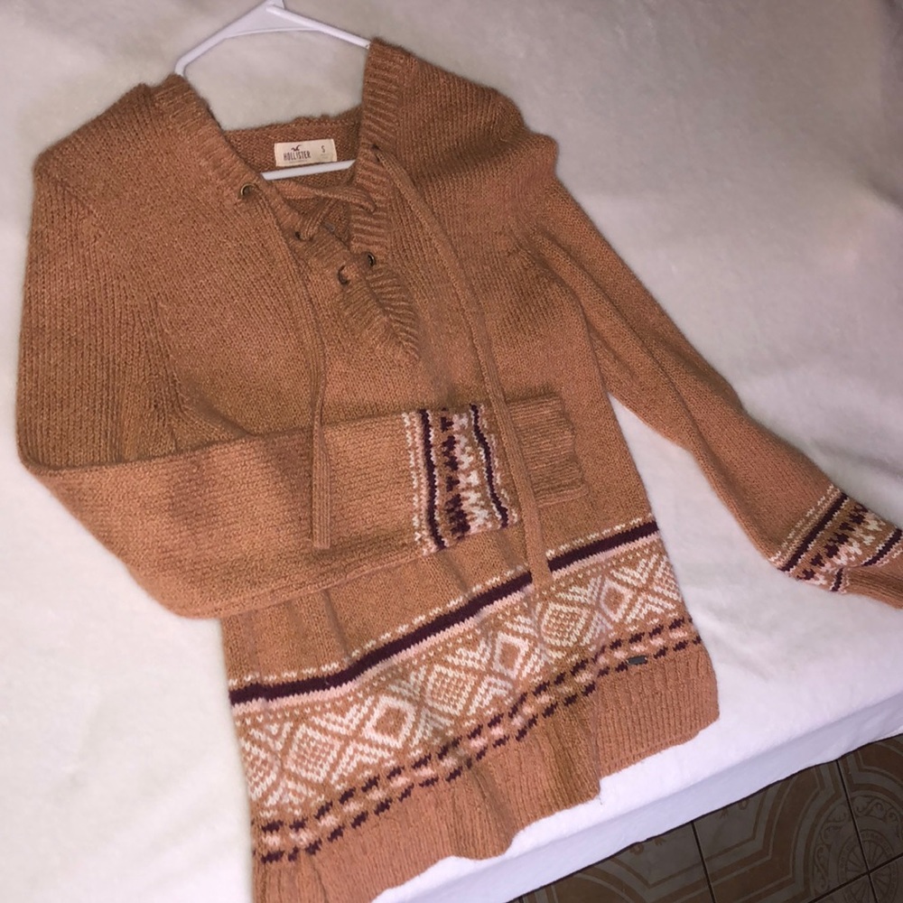 Very Comfy Hollister Hoodie/Sweater 🤍✨